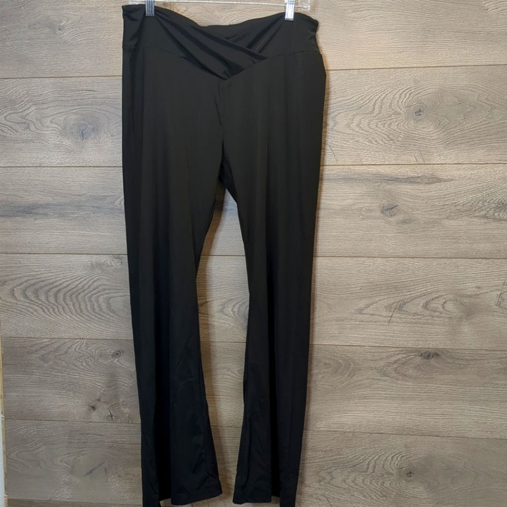 Women's Plus Cross Waist Flare Yoga Pants Size XXL